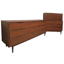 American Of Martinsville Mid Century Modern Bedroom Set From A Unique Collectio Mid Century Modern Bedroom Modern Bedroom Set Mid Century Modern Bedroom Sets