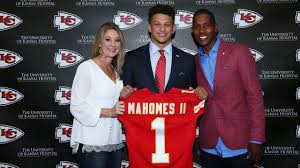 Here are all the interesting details about them, the kansas city chiefs quarterback, patrick mahomes is undoubtedly one of the biggest stars of the nfl. Chiefs Qb Patrick Mahomes Ii S Father Proud Of His Son S Gamble On Himself