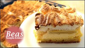 Butter, zucker, mehl, vanillezucker, backpulver, eier und eigelbe in den mixtopf geben und 2 min. Rhabarberkuchen Rezept Mit Baiser Und Puddingcreme Vom Blech Backen Youtube