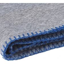 Pratique, vous pourrez emporter la couverture partout et l'utiliser où. Loopy Plaid Jersey Bleu Gris Couverture 130x160 Cm Kolorados