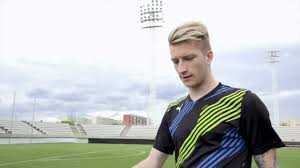 #headtohead marco reus, santi cazorla, radamel falcao, sergio agüero, marco veratti.hey gu. Marco Reus Trickshot With Puma Powercat Boots Youtube