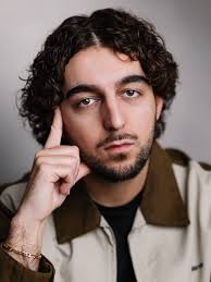 As you can see, I shine in darkness !😂 📸 : @actuelstudio_3 #model #acting  #actor #lemans #studio #photooftheday #photo #cinema #blackandwhite #winter