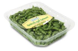 Gli spatzle di spinaci con speck e panna sono un primo piatto della tradizione tirolese: Spatzle Verdi Gustos Alto Adige