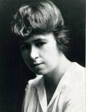 Harriet Moody's Instagram, Twitter & Facebook