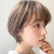 ヘアスタイル おしゃれまとめの人気アイデア pinterest ルミ子 岩渕 2020 小顔ショート 髪 色 ショートヘア