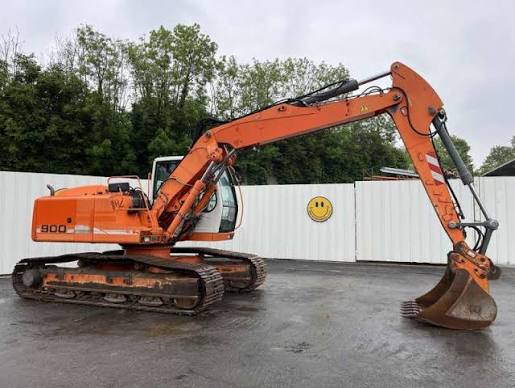 Liebherr R900C Excavator