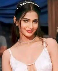 In my opinion Top 10 beautiful girls