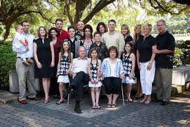 Fall is here and it is time to start thinking about taking those family photos! Family Pictures Ideas 25 Best Selections Design Press