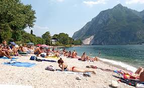 Spiaggia di Abbadia Lariana 🏖️ Lecco, Italy - detailed features, map,  photos