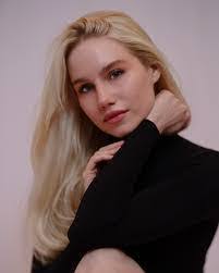 Colette Pollard's Instagram, Twitter & Facebook