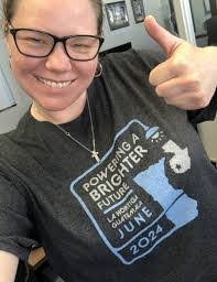 Gail Hull's Instagram, Twitter & Facebook