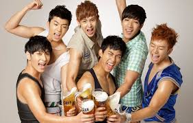 2pm is a six member korean boy band under jyp entertainment and debuted in 2008. 2pm S Wooyoung Gets Ignored By His Fellow Members Soompi