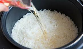 Questo vi serve per fare le giuste proporzioni con l'acqua. Ricetta Giapponese Per Preparare Il Riso Per Sushi Sushisenpai
