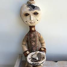 暗黑、阴郁、孤独，又充满艺术的美….12岁天才小男孩用两年时间制作出一系列诡异阴暗风的娃娃，真的有点厉害…