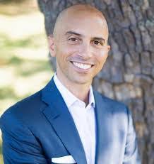 Lori Weinberg's Instagram, Twitter & Facebook