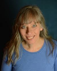 Miriam Davidson's Instagram, Twitter & Facebook