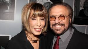 Carole King musical 'Beautiful' also spotlights another songwriting couple