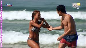 Floribella é uma telenovela portuguesa adaptada de um original argentino escrito por cris morena (autora de outras novelas como chiquititas e rebelde way), chamada floricienta, produzida pela rgb e exibido em mais de 60 países. O Corpo De Ines Aires Pereira Biquini Na Praia Boas Pt Celebridades E Famosas Portuguesas