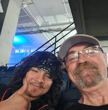 How many Bills players are attending the concert?