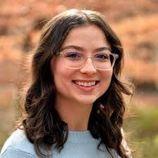 Elisa Small's Instagram, Twitter & Facebook