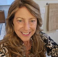 Is there a local seamstress for homecoming dress alterations in St Clair  Shores?