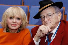La storia d'amore di rita pavone con il cantante e produttore teddy reno. Teddy Reno Compie 90 Anni Il Ricordo Piu Bello Il Bacio A Rita Pavone Mio Unico Amore