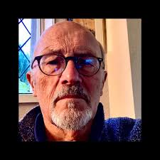 What are the differences between Naxos and Amorgos?