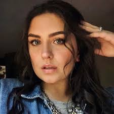 Elyse Green's Instagram, Twitter & Facebook