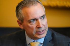 Lawmakers pass bill to drop front license plate requirement