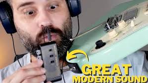 Amazon.com: Valeton Rushead Max USB Chargable Portable Pocket Guitar Bass  Headphone Amp Carry-On Bedroom Plug-In Multi-Effects : Musical Instruments