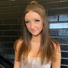 Olivia Mosher (@oliviamosher111)