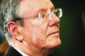 Gates, Buffett top record-breaking Forbes Billionaires rankings