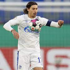 Benjamin stambouli, né le 13 août 1990 à marseille, est un footballeur français qui évolue au poste de milieu de terrain ou de défenseur central à l'adana demirspor. Stambouli Findet Neuen Klub
