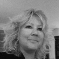 9 "Stephanie Dewar" profiles