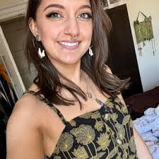 Carrie Willson's Instagram, Twitter & Facebook