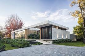 Galeria De Casa Bt Estudio Jorgelina Tortorici Arq 1 Mid Century Modern Exterior Modern Exterior Exterior Design
