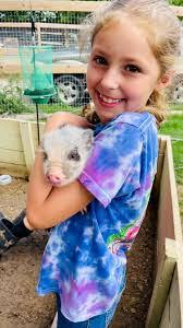 Cathy Hey's Instagram, Twitter & Facebook