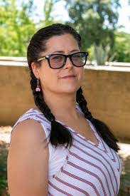 Iris Kern's Instagram, Twitter & Facebook