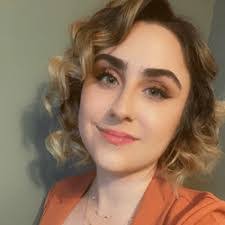 Carolyn Heckman's Instagram, Twitter & Facebook