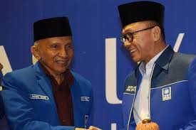 He was one of the leaders of the reform movement that forced the resignation of president suharto in 1998. Ratusan Massa Pa 212 Akan Kawal Amien Rais Saat Pemeriksaan Di Polda Metro Jaya