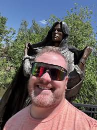 Matt Schlueter (@bluecollargay)