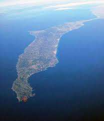 Paeninsula from paene almost and insula island) is a landform surrounded by water on most of its border while being connected to a mainland from which it extends. Inselarchiv Property On Cassandra Peninsula Griechenland Europa Mittelmeer