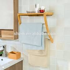 You can keep it practical and basic or try to have fun with a 28 towel display ideas for pretty (and practical) bathroom storage. Wandmontage Bad Bamboe Handdoek Display Rack Houten Handdoek Droogrek Buy Bamboe Handdoek Display Rack Houten Handdoekenrek Wandmontage Handdoek Droogrekken P Towel Rack Bathroom Shelves For Towels Bamboo Towels