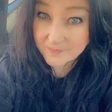 Amanda Arledge's Instagram, Twitter & Facebook