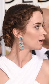 This hairstyle is perfect for the women who likes to dress conservatively but with a modern vibe. 50 Summer Hairstyles For Long Hair