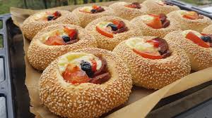 Weiche Gefullte Pogacas Simit Pogaca P S Backparadies Youtube In 2020 Lebensmittel Essen Pogaca Rezept Arabische Lebensmittel