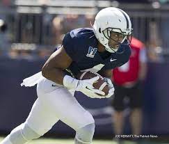 Penn State Football 2014 Blue White Game April 12 2014 Penn State Safety Adrian Amos Returns A Punt During Penn State Football Football Beaver Stadium