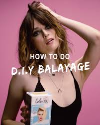 How to diy balayage on curly hair + 20 examples the balayage curly hair does not just look trendy and attractive, it is one of the hottest hairstyling options at the moment. How To Do Balayage At Home In Just 4 Steps Wella