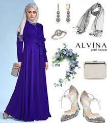 Saks mavisi elbise kombinlerinde saks ile uyumlu renkleri iyi bilmek ve bu yönde tercihler yapmak gerekir. Saks Mavisi Elbise Altina Ayakkabi Secimi