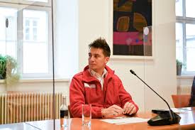 Check spelling or type a new query. Erste Rettungsmitarbeiter In Osttirol Geimpft Dolomitenstadt At